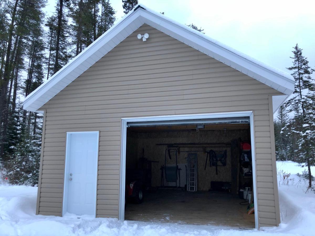 Le Chalet De Claude, Au Pied Des Monts-Valin Saint-David-de-Falardeau Экстерьер фото